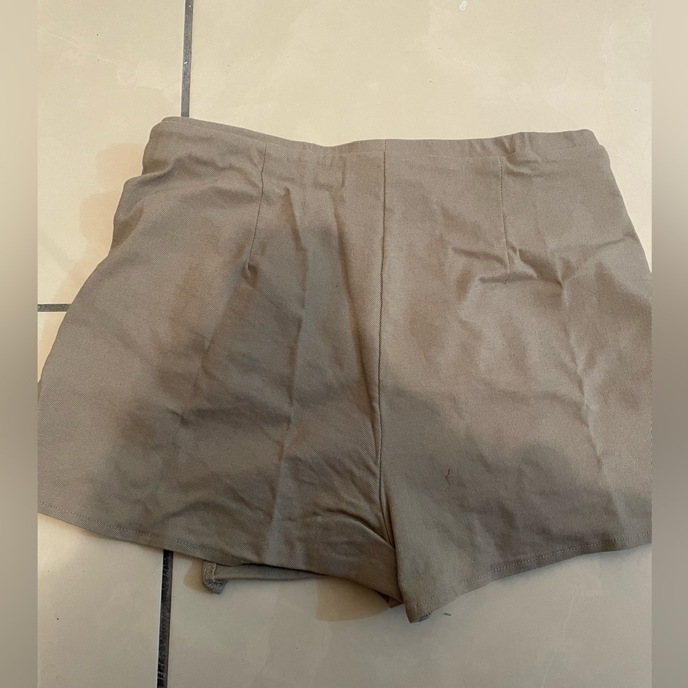 Agaci nude skort